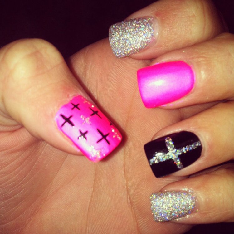 Ногти с крестом