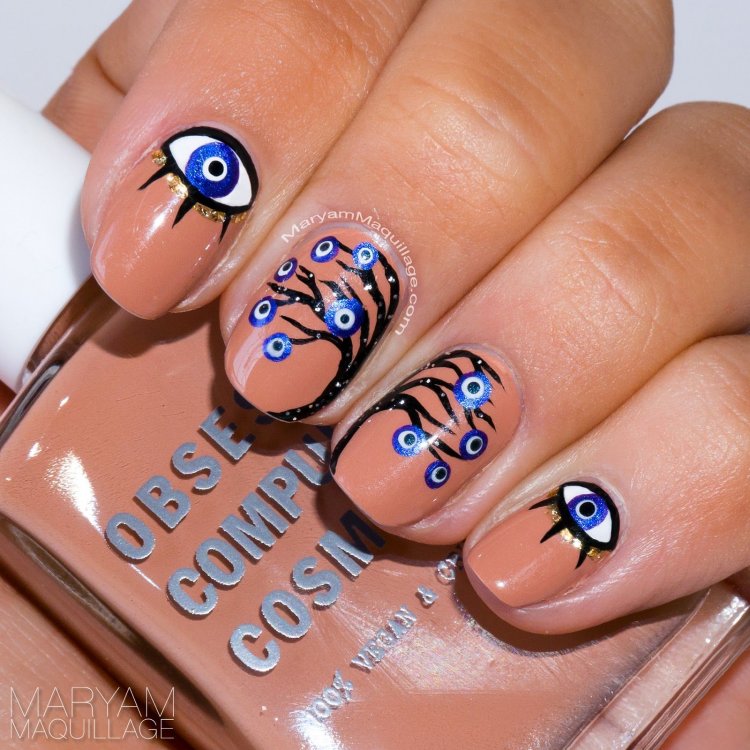 Манікюр із турецьким оком