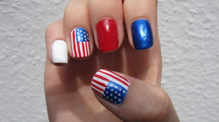 Манікюр з олімпійськими кільцями