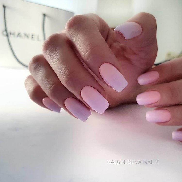 Ніжний манікюр омбре