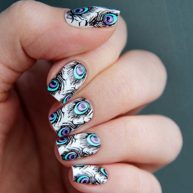 Манікюр павиче перо