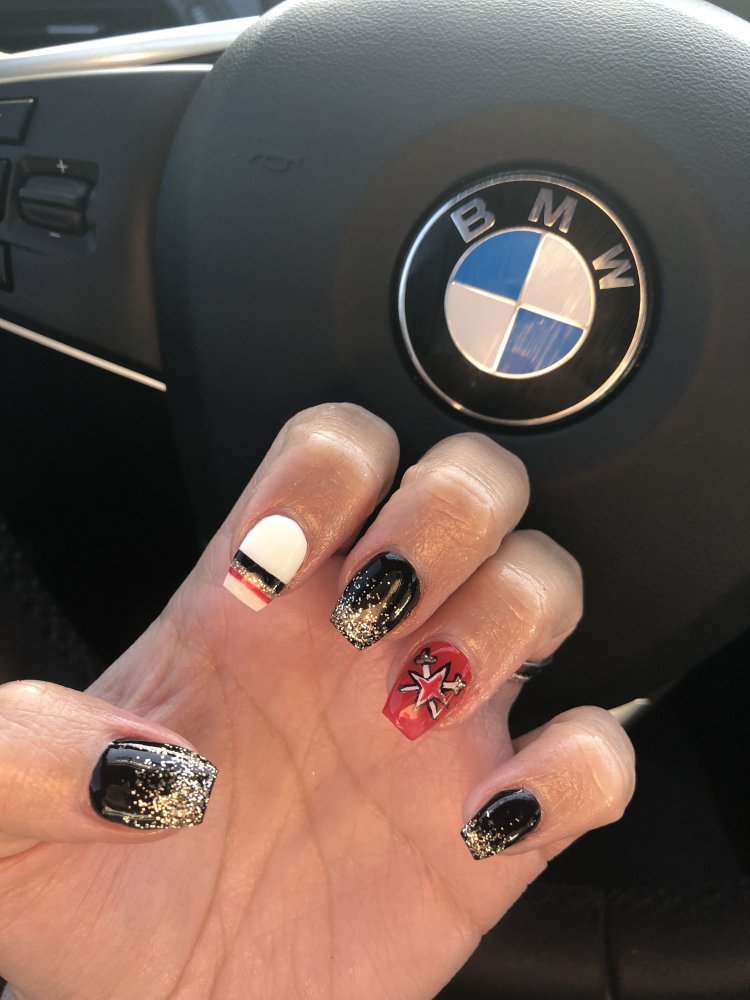 Маникюр в стиле мото