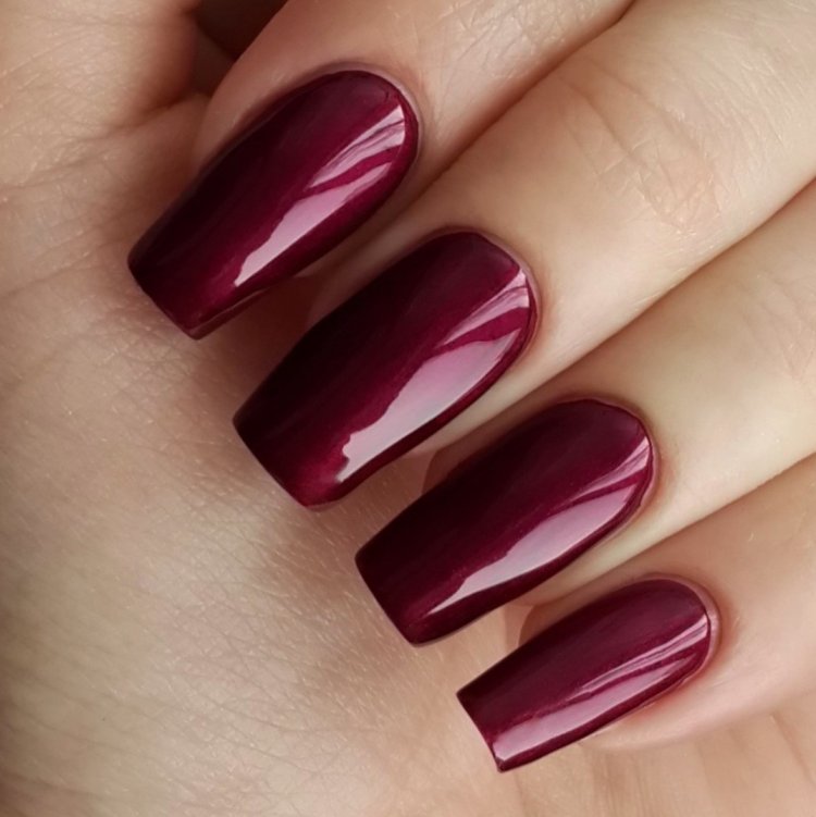 Свекольный маникюр - 42 фото