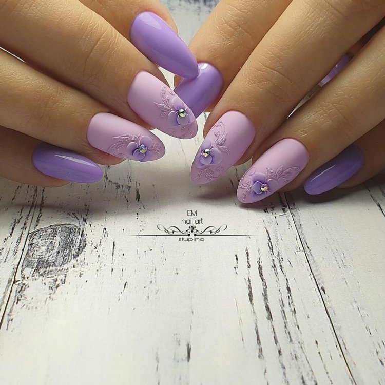 Маникюр розово фиолетовый с блестками