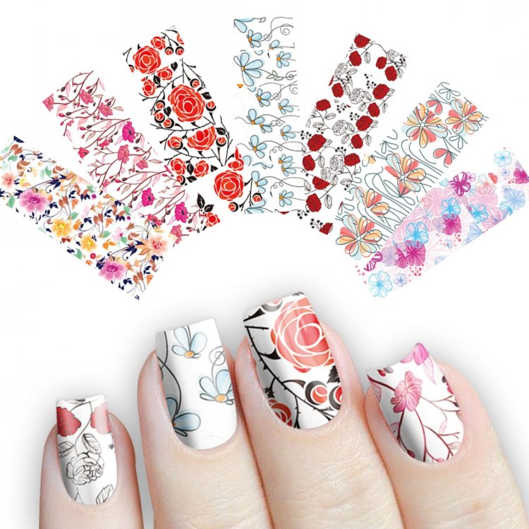 Маникюр с наклейками для ногтей