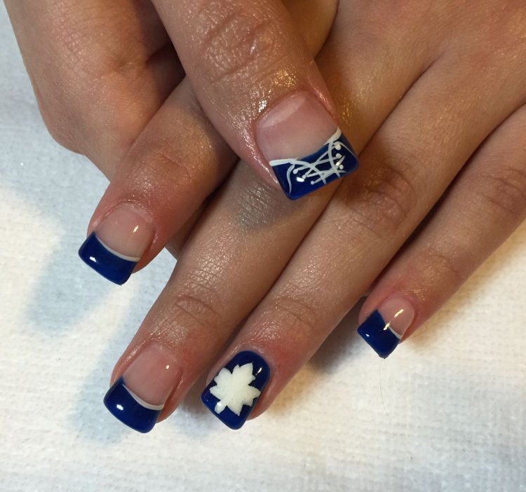 Дизайн ногтей в хоккейном стиле