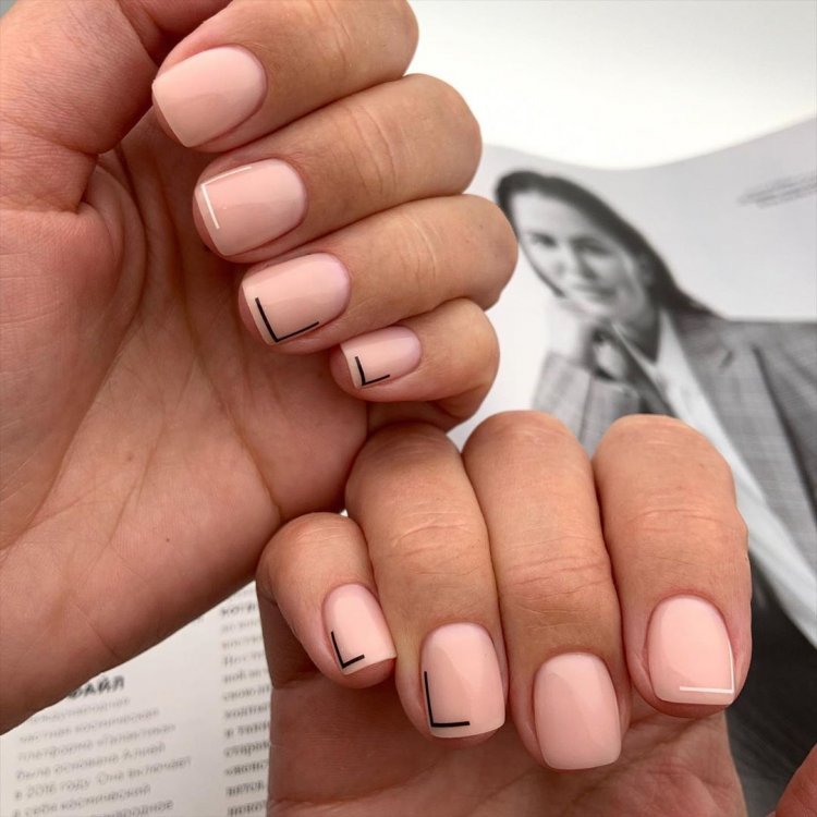 Маникюр нюд