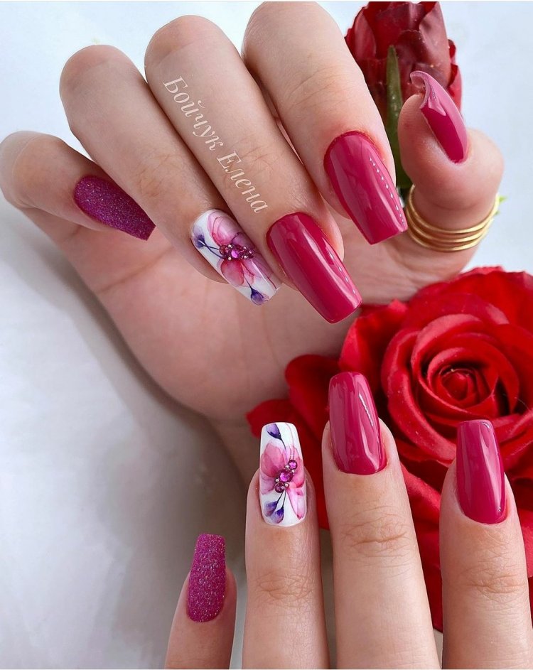 Красный маникюр 2021