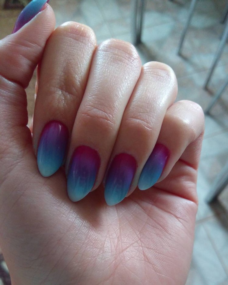 Незвичайний манікюр омбре