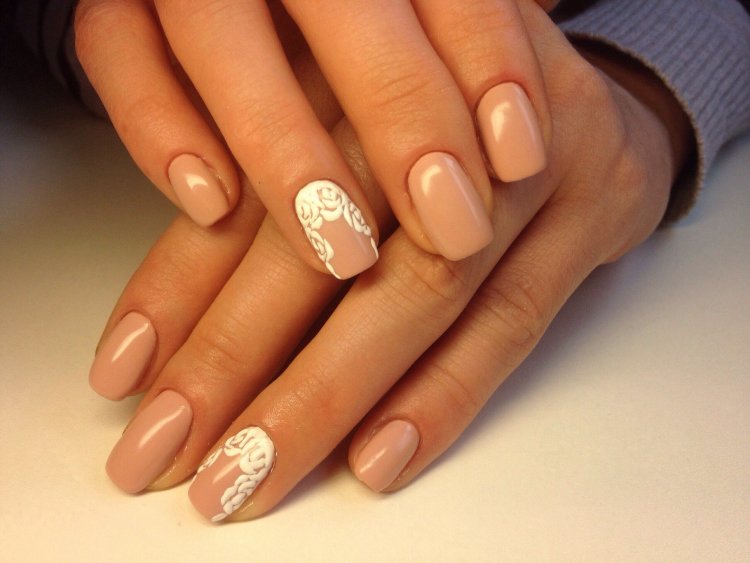 Нежный маникюр