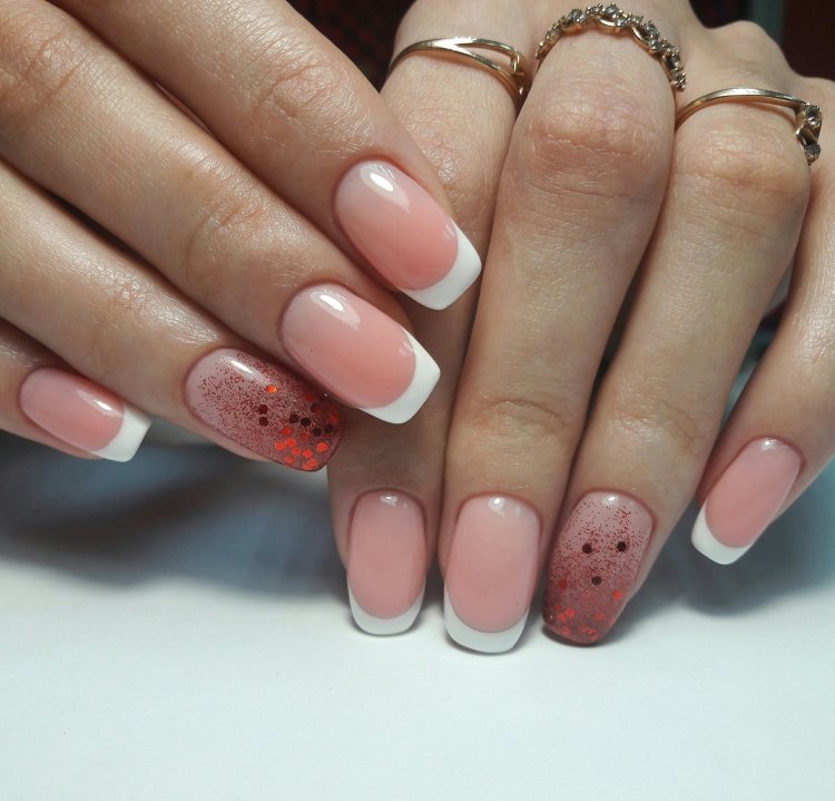 Френч на нарощенных ногтях квадратной