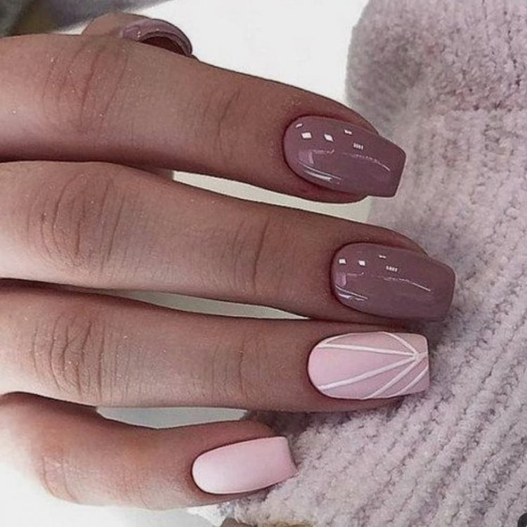 Маникюр в грязно розовых тонах