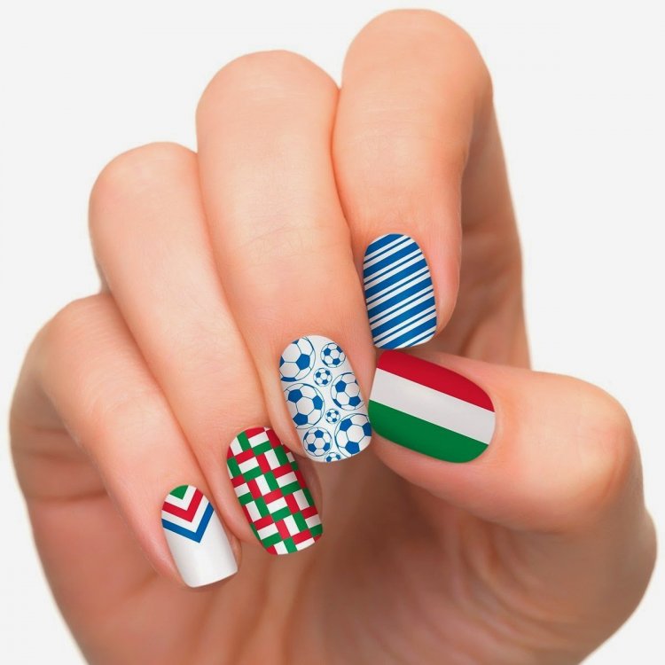 Прапор Італії на нігтях