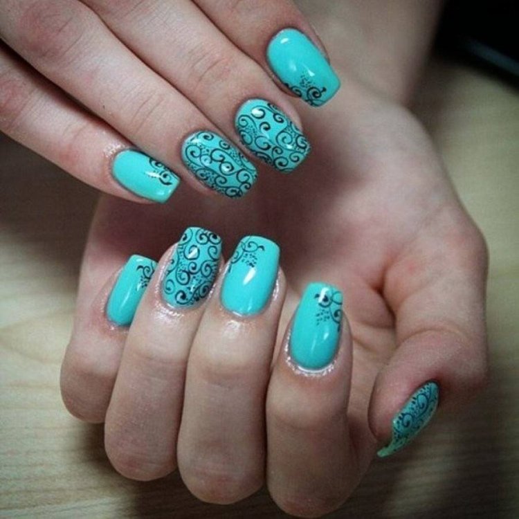 Манікюр гель лак бірюзовий