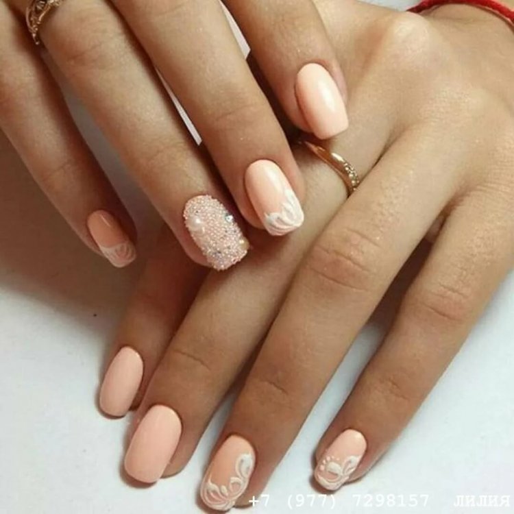 Светло персиковые ногти