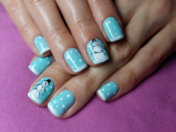Маникюр голубой с рисунком