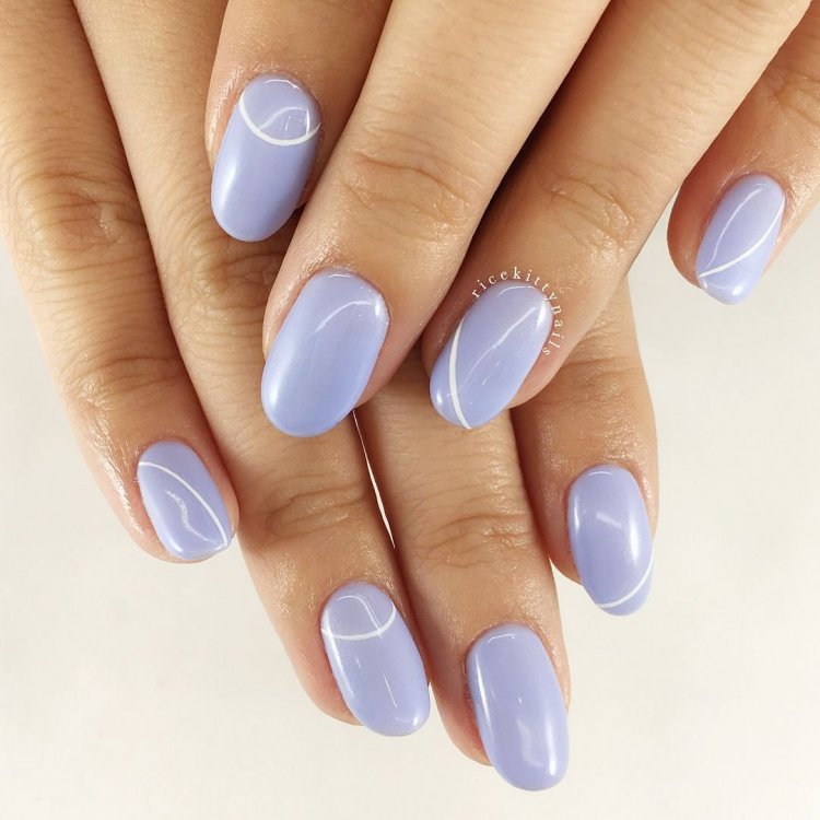 Сиренево голубой маникюр