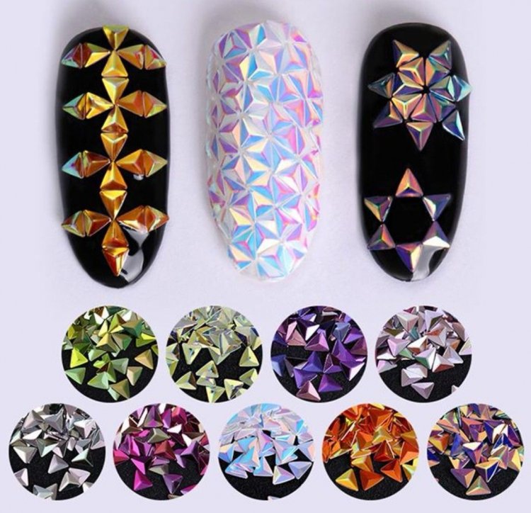 Маникюр с ромбиками