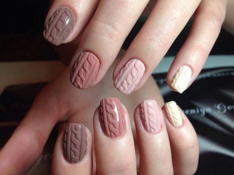 Маникюр свитер объемный