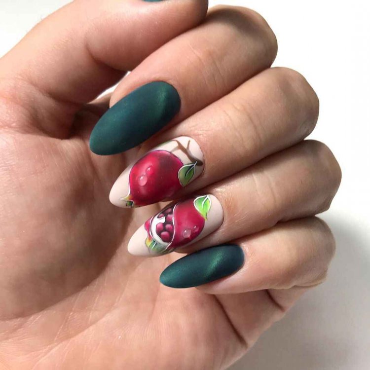 Маникюр гранат