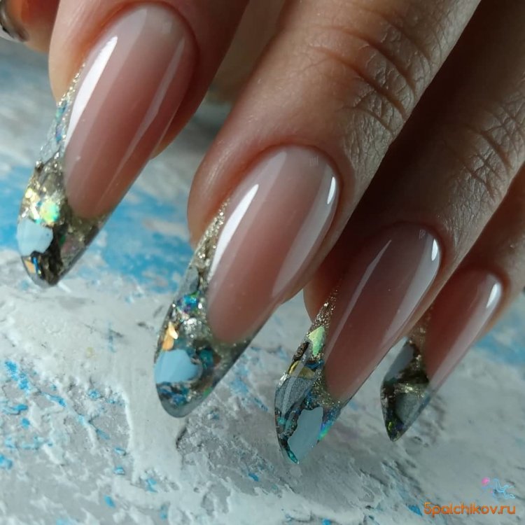 Выкладной френч блестками 2021