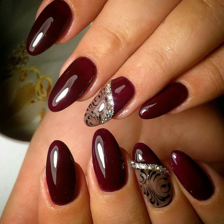 Шикарні бордові нігті