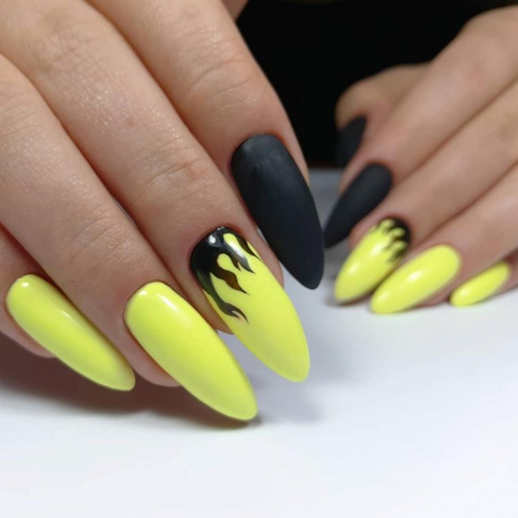 Ногти желтые с черным
