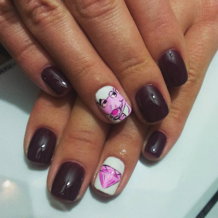Розовая пантера на ногтях