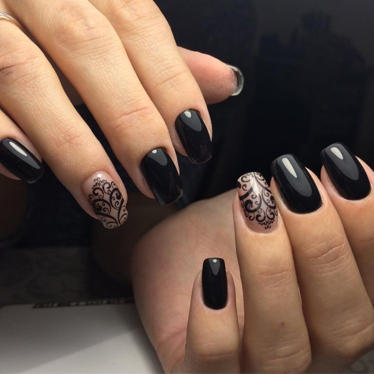 Красивый темный маникюр