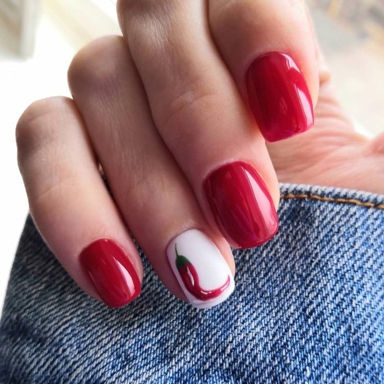 Маникюр на короткие квадратные ногти красные