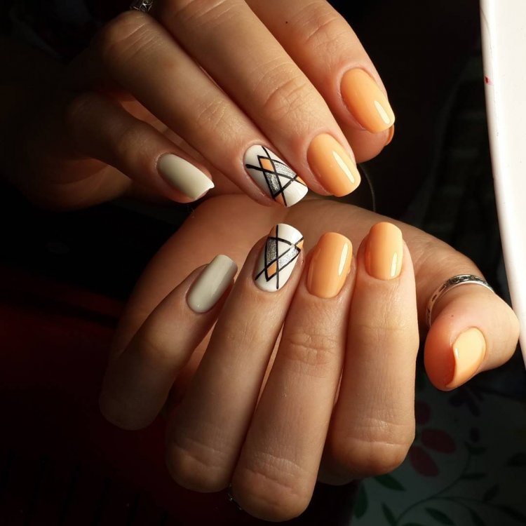 Мпникюрна короткие квадратные ногти