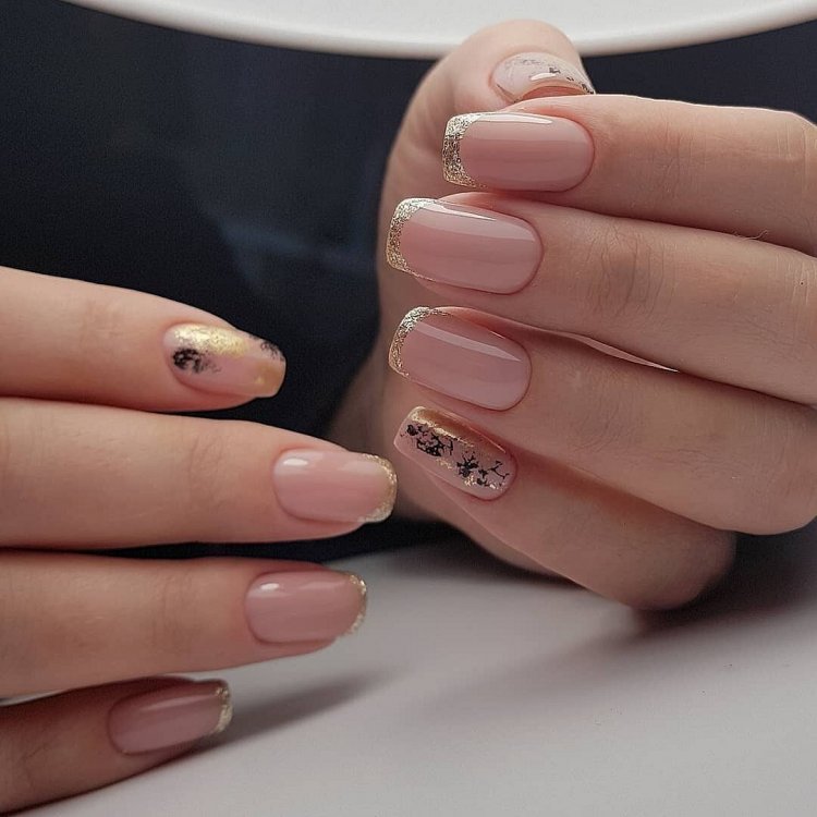 Кортеип квадратные ногти