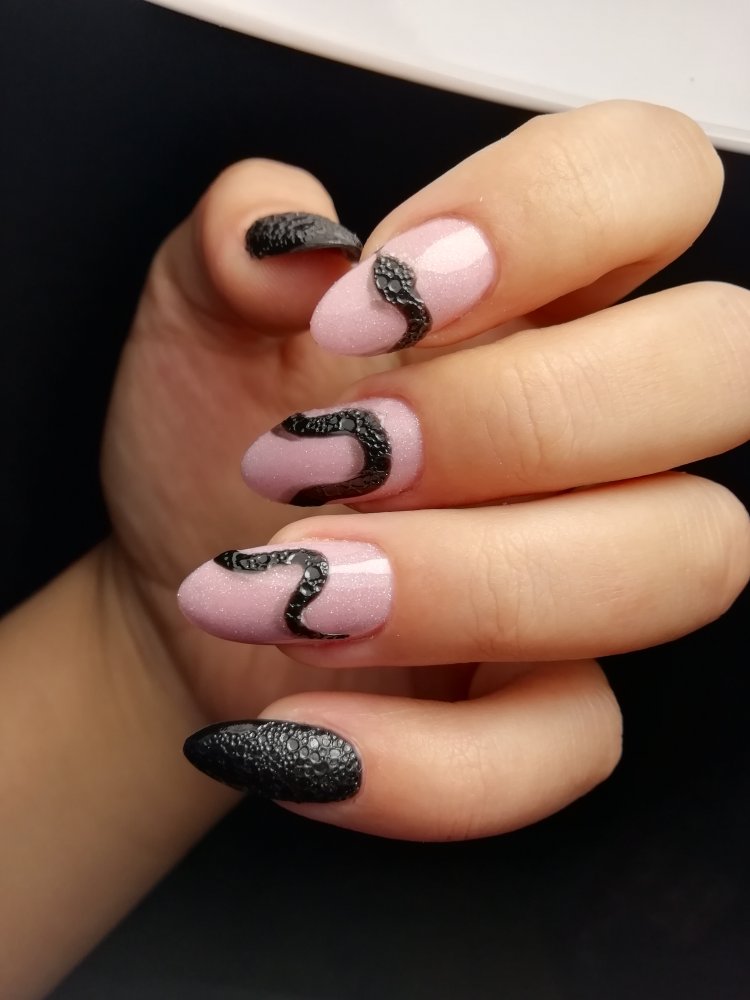 Маникюр змеиная кожа зеленый