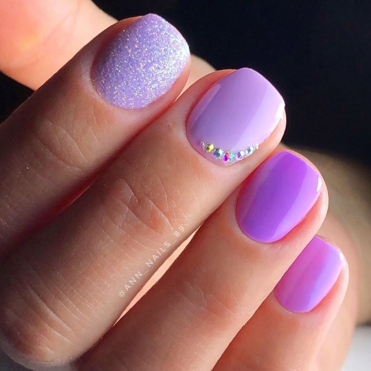 Лавандовый маникюр