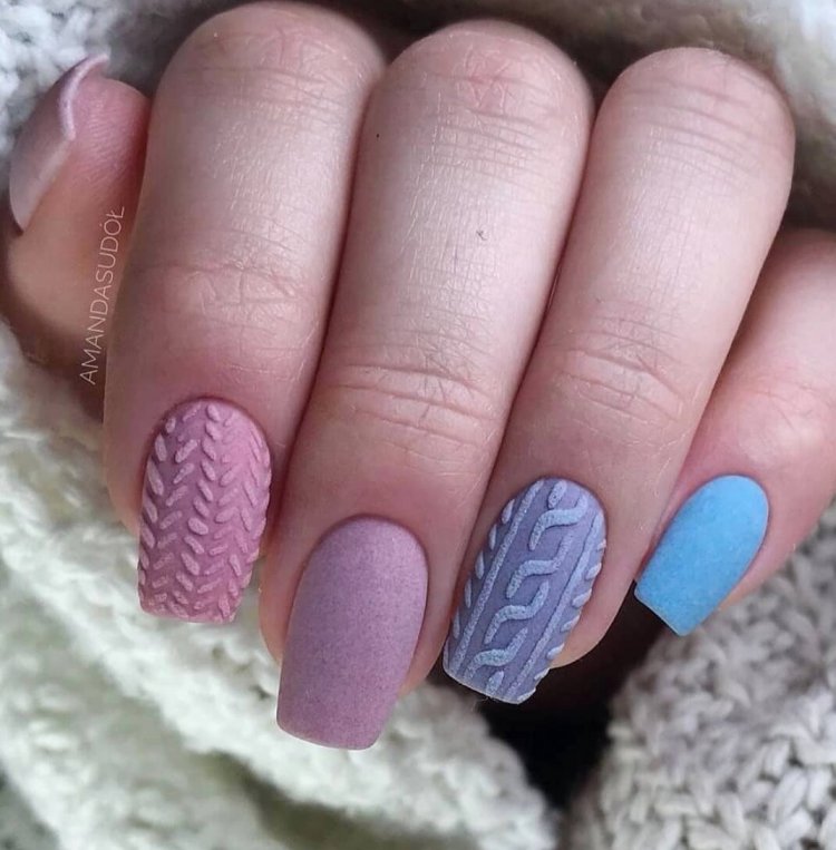 Маникюр вязаный свитер