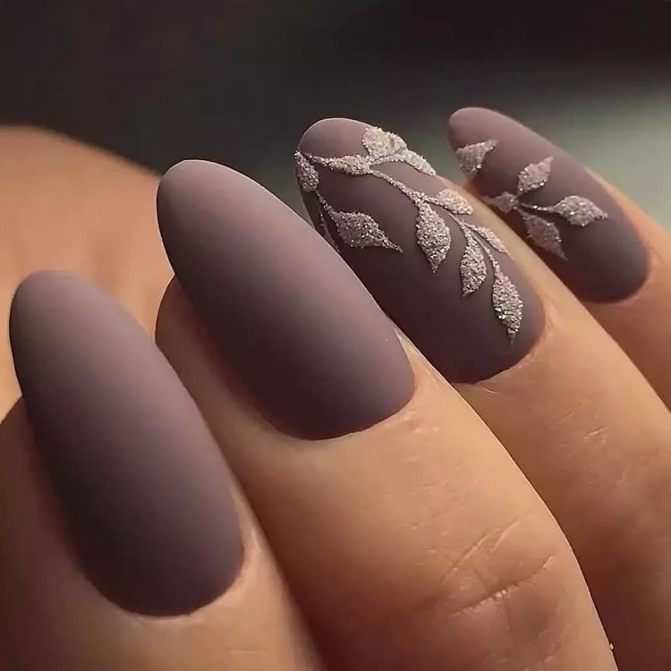 Роскошный матовый маникюр