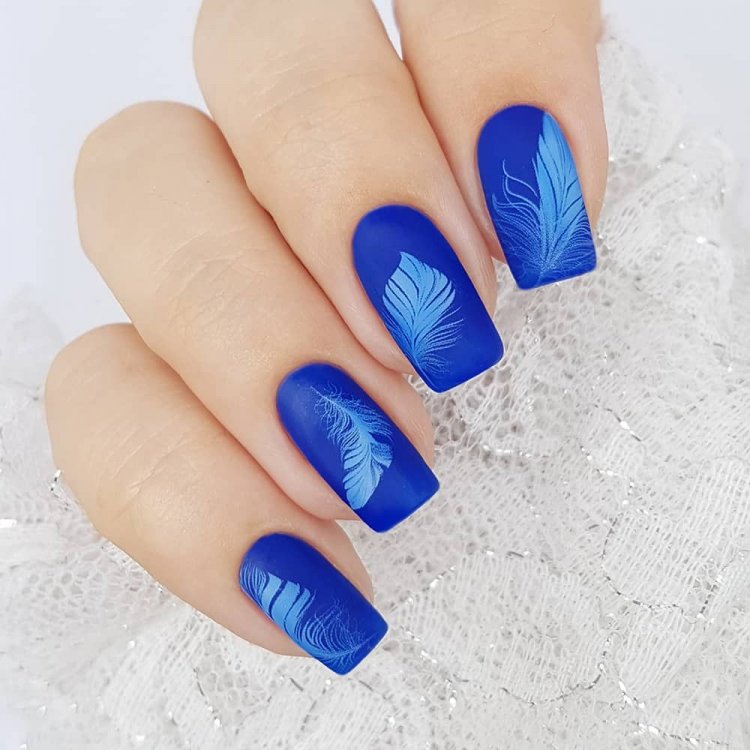 Холодний зимовий манікюр 2021