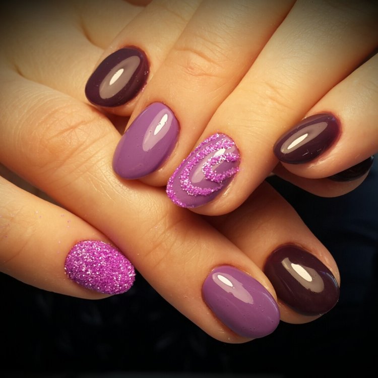 Рожеве бузковий манік