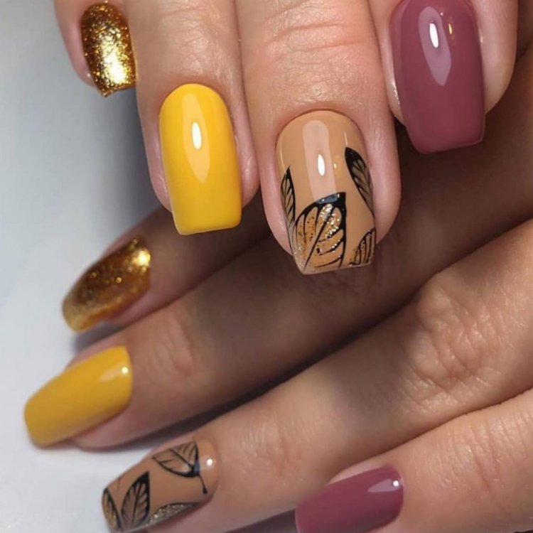 Осенний разноцветный маникюр