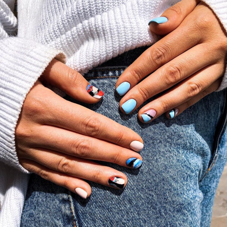 Красивый спортивный маникюр