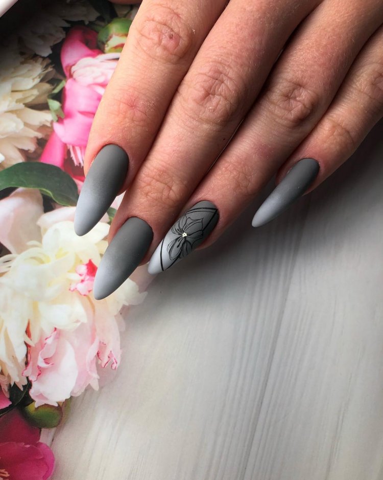 Ногти графит маникюр