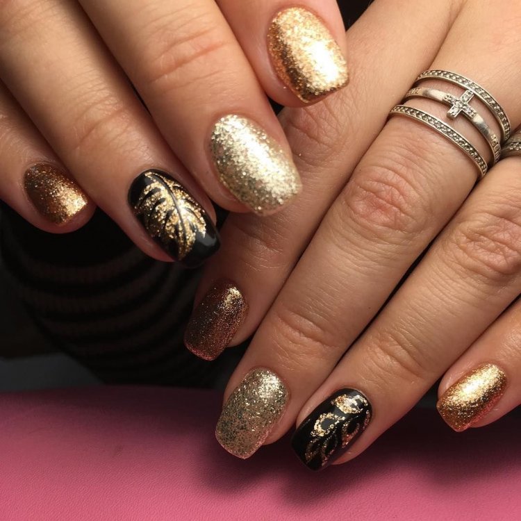 Золотий манікюр