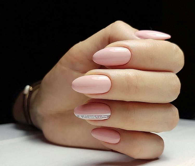 Ногти нюдового цвета