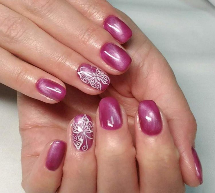 Святковий манікюр для жінки 50