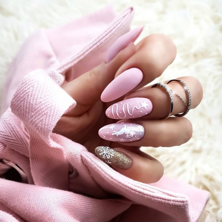 Ногти в розовом стиле