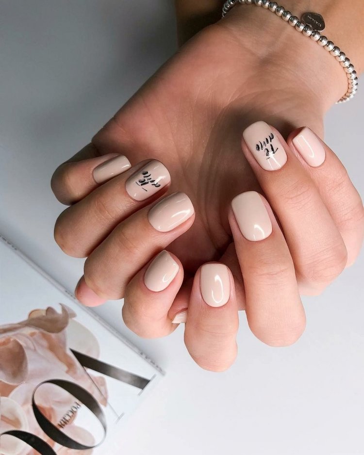 Маникюр телесного цвета