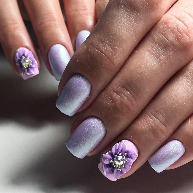 Фиолетовый маникюр