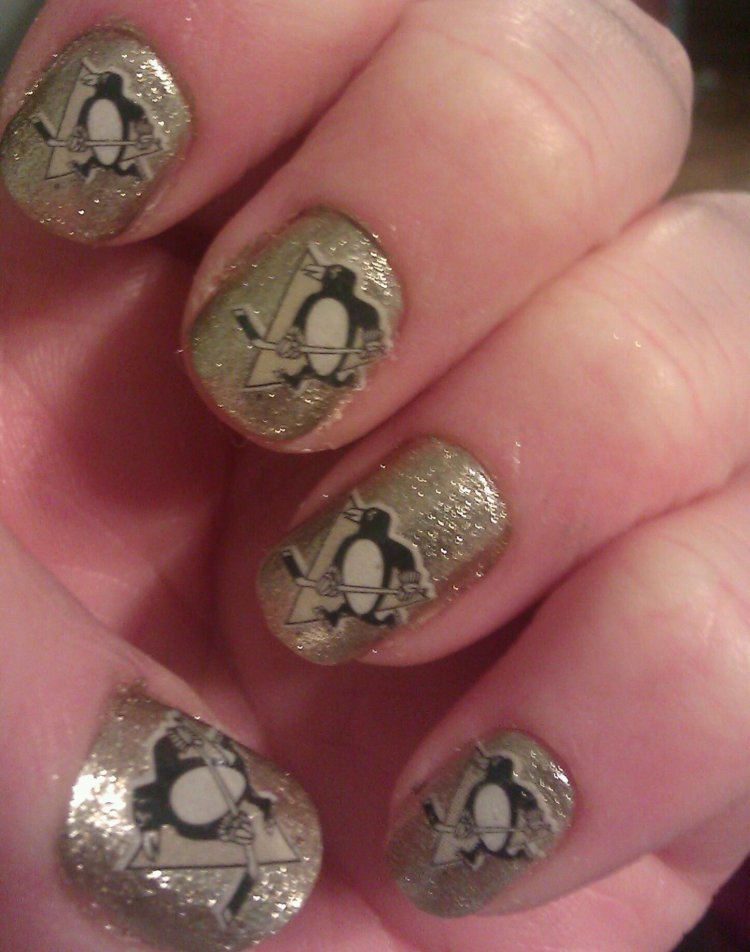 Маникюр Триколор