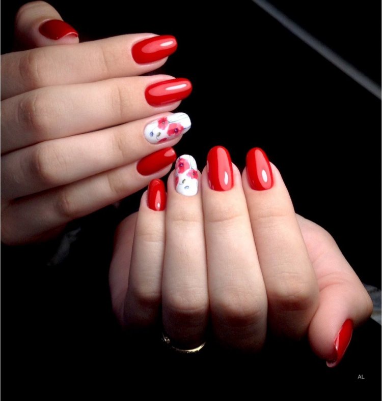 Красные ногти