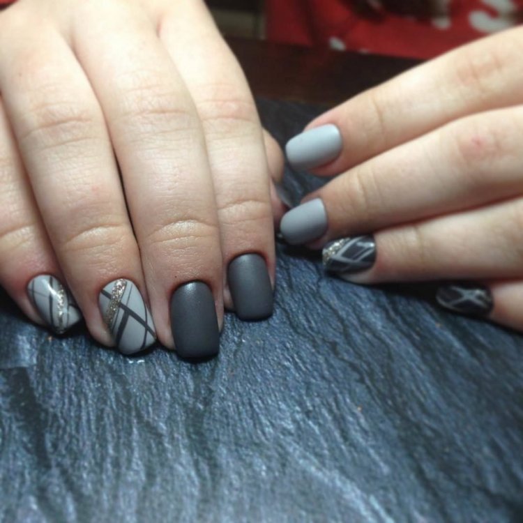 Маникюр графитовый цвет